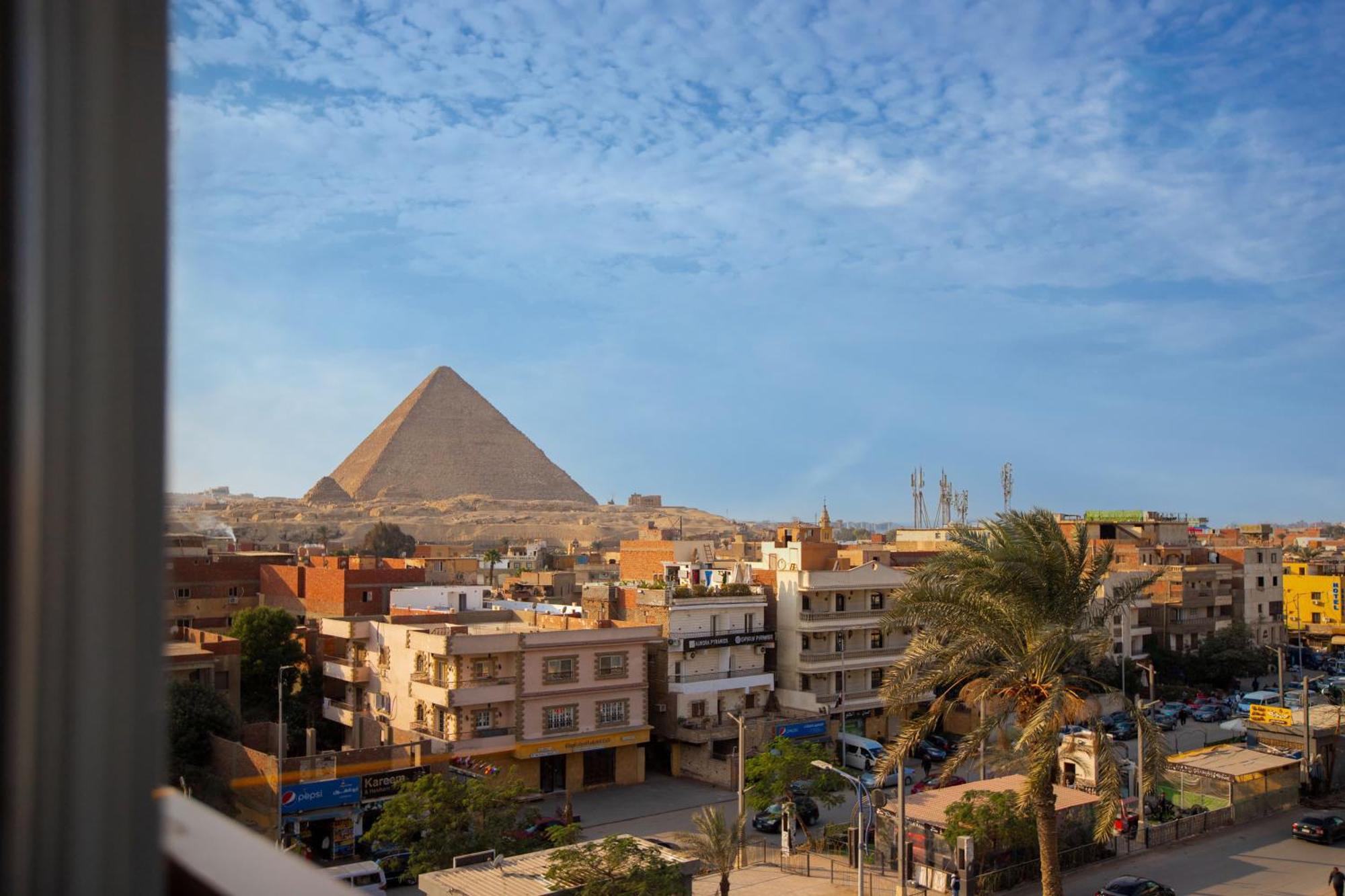 Galaxy Pyramids View Inn Kafret el-Gabal Kültér fotó