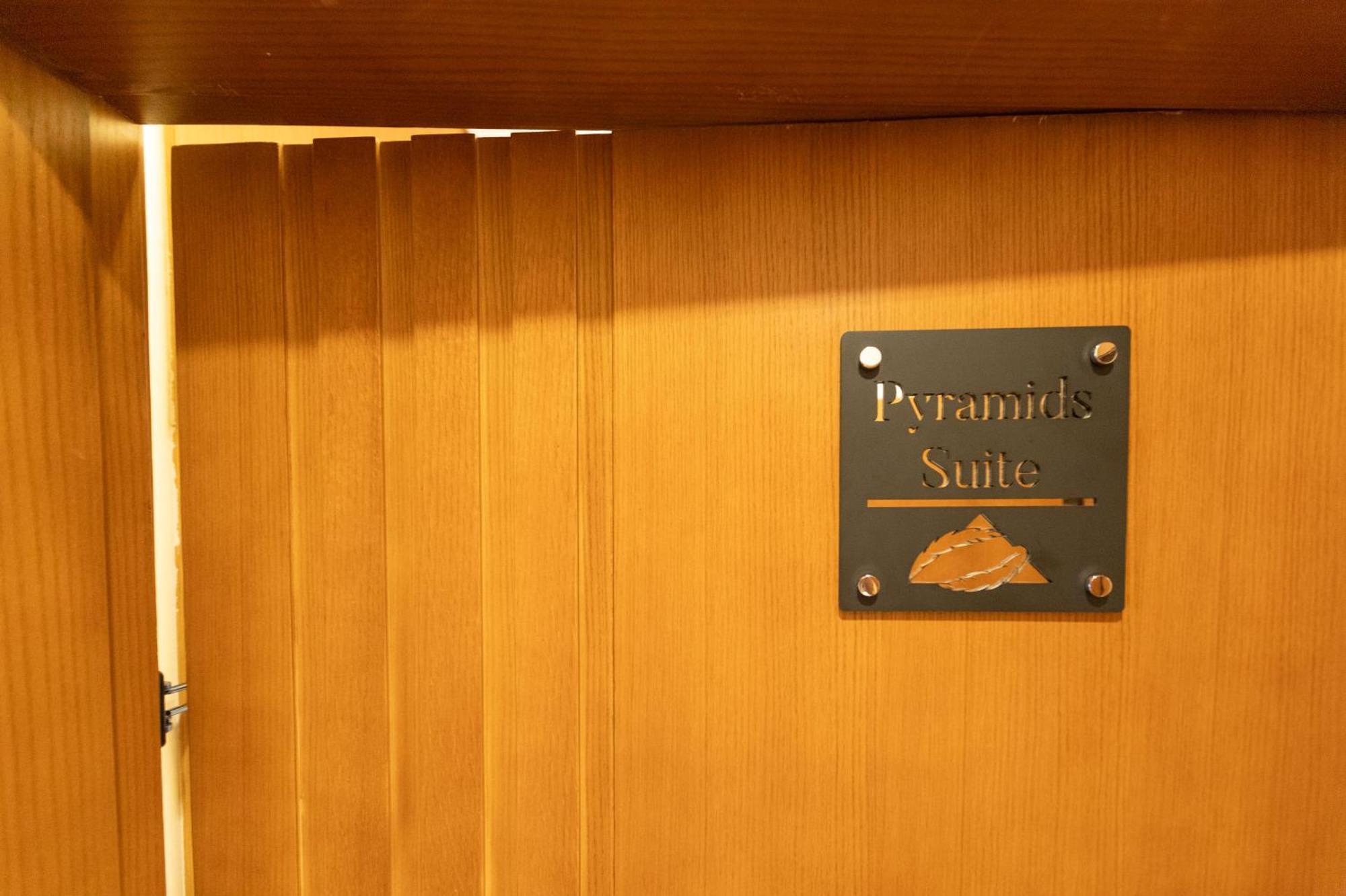Galaxy Pyramids View Inn Kafret el-Gabal Kültér fotó